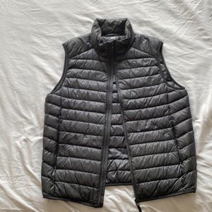 Uniqlo vest - medium